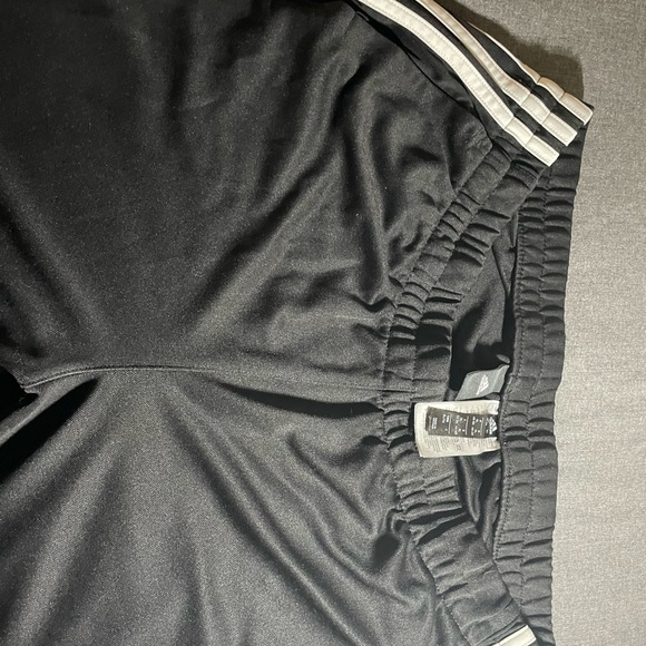 These stylish joggers will be the perfect addition to your closet - Picture 3 of 6